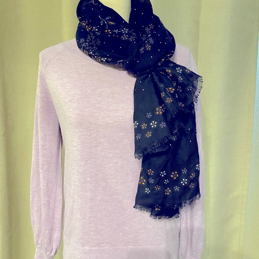 EUC LOFT Lavender Soft Sweater. Size Medium